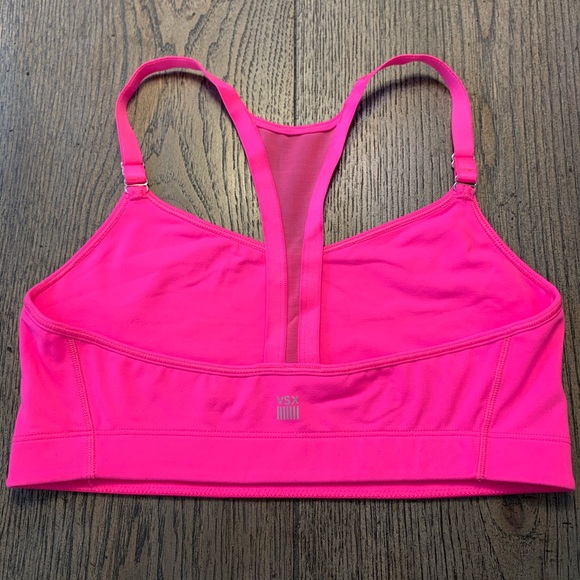 Victoria Secret - Picture 2 of 6